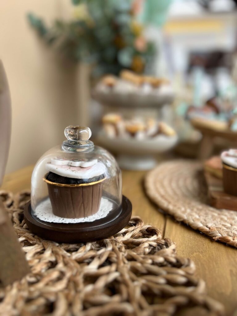 cupcake baptism decoration
